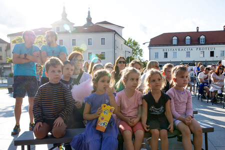 Tinko Celinko 9.7 (4)